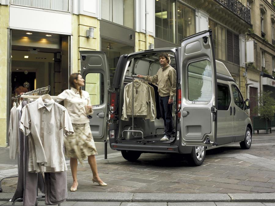  Renault Trafic LWB High Roof Kombi 2006 года  (фото 4 из 6)